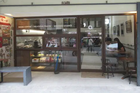 The Crafty Cat Tea Lounge & Cakery photo 3